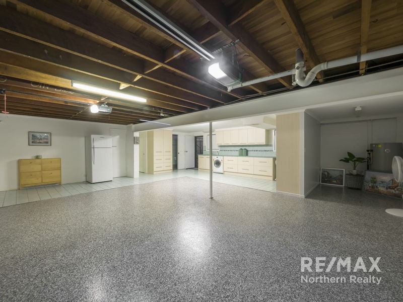 3 Strathford Ave, Albany Creek QLD 4035