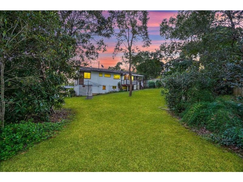 4 Pirra Crescent, Ferny Hills QLD 4055