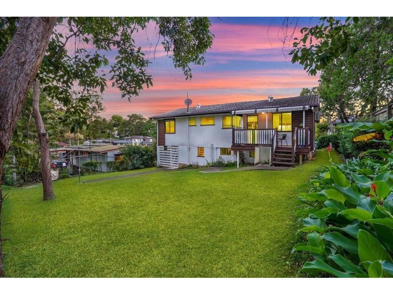 4 Pirra Crescent, Ferny Hills QLD 4055