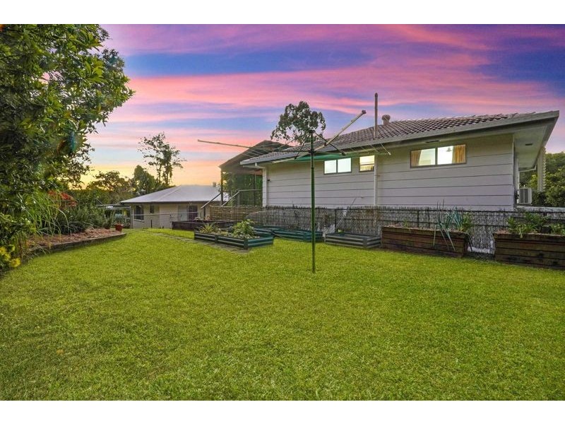 15 Pylara Crescent, Ferny Hills QLD 4055