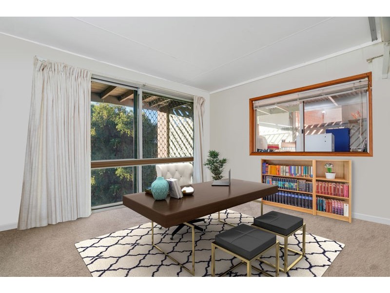 15 Pylara Crescent, Ferny Hills QLD 4055