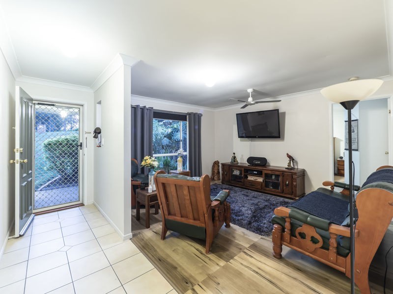 33 Morgan Road, Albany Creek QLD 4035