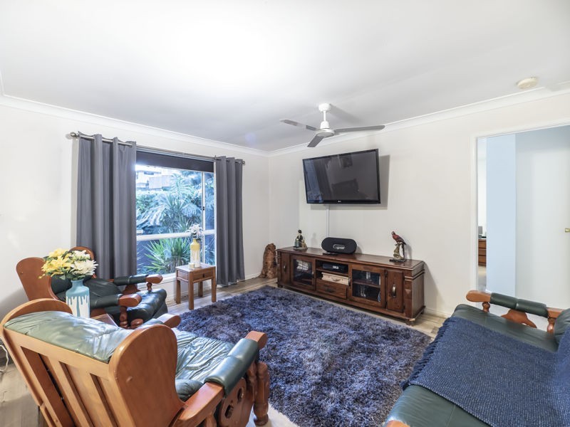 33 Morgan Road, Albany Creek QLD 4035