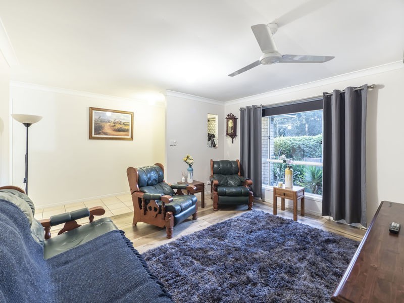 33 Morgan Road, Albany Creek QLD 4035