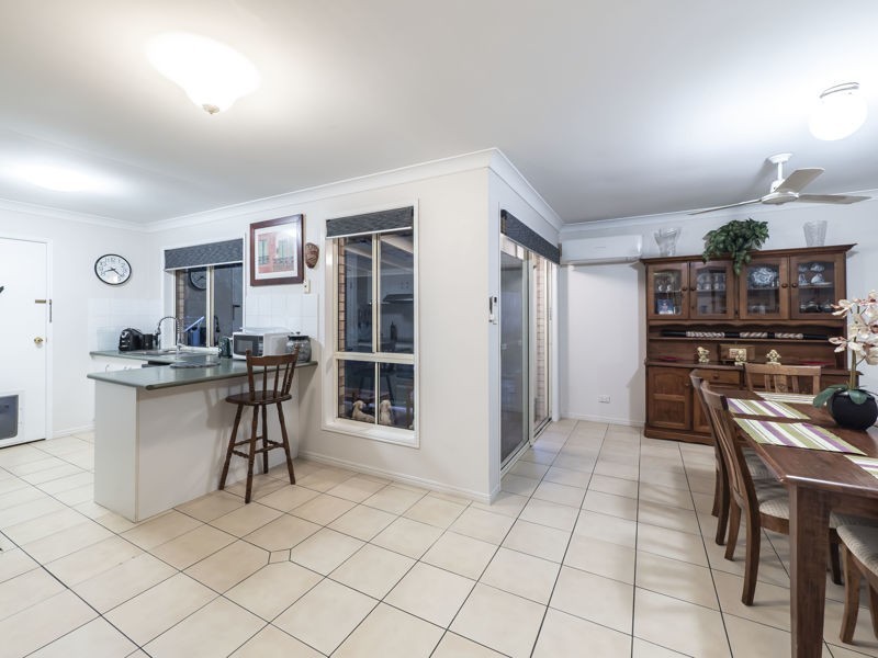 33 Morgan Road, Albany Creek QLD 4035