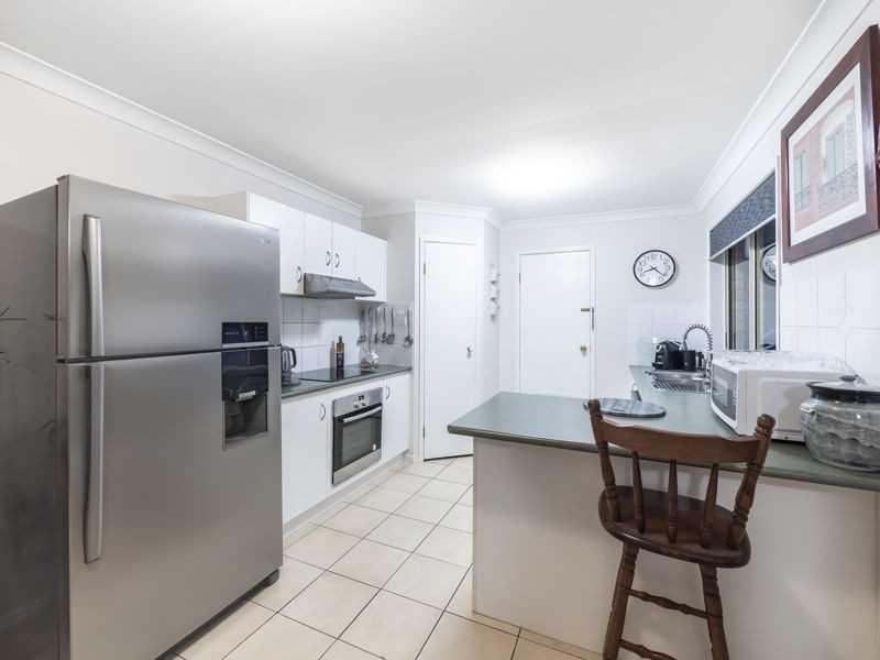 33 Morgan Road, Albany Creek QLD 4035