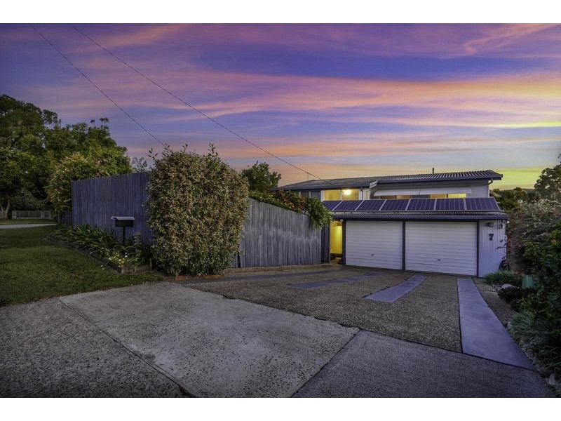 7 Bursaria Court, Everton Hills QLD 4053