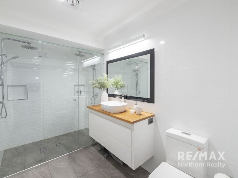 27 Brigadoon Crescent, Eatons Hill QLD 4037