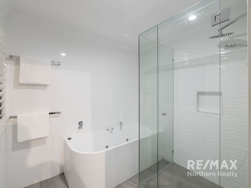 27 Brigadoon Crescent, Eatons Hill QLD 4037