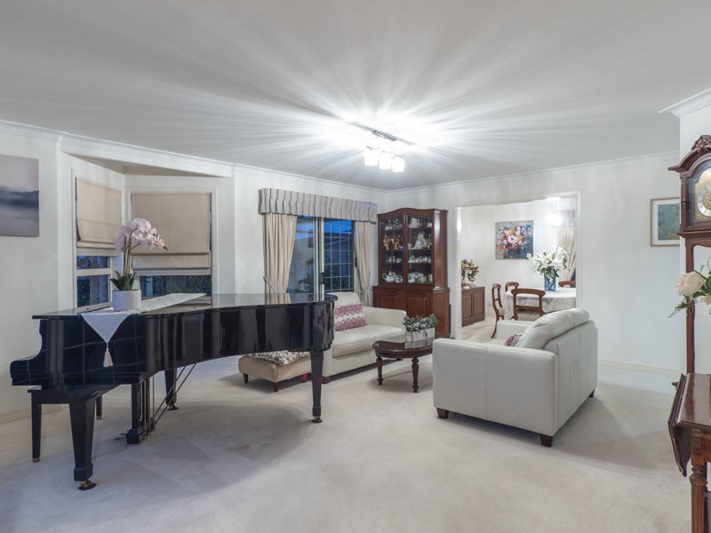 45 Oakmont Crescent, Albany Creek QLD 4035