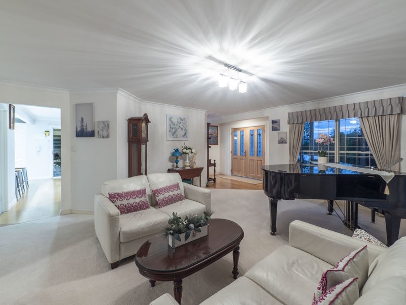 45 Oakmont Crescent, Albany Creek QLD 4035