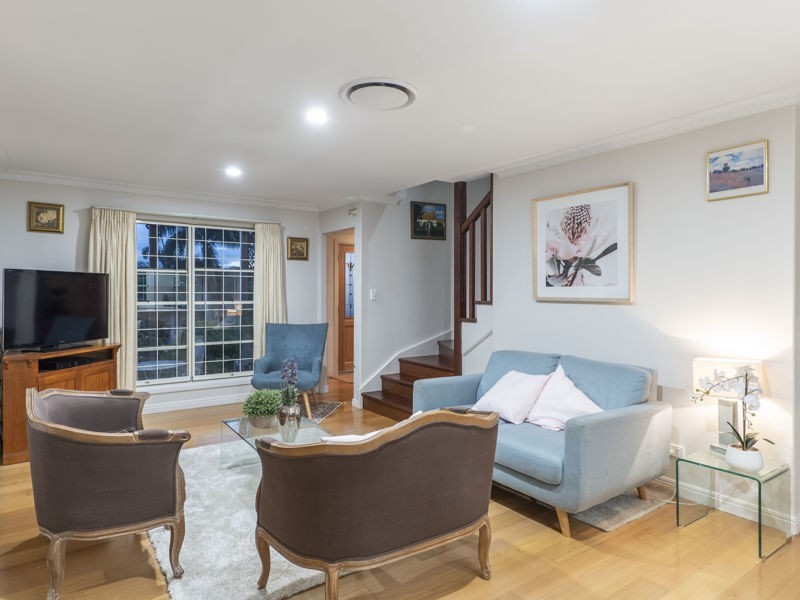 45 Oakmont Crescent, Albany Creek QLD 4035