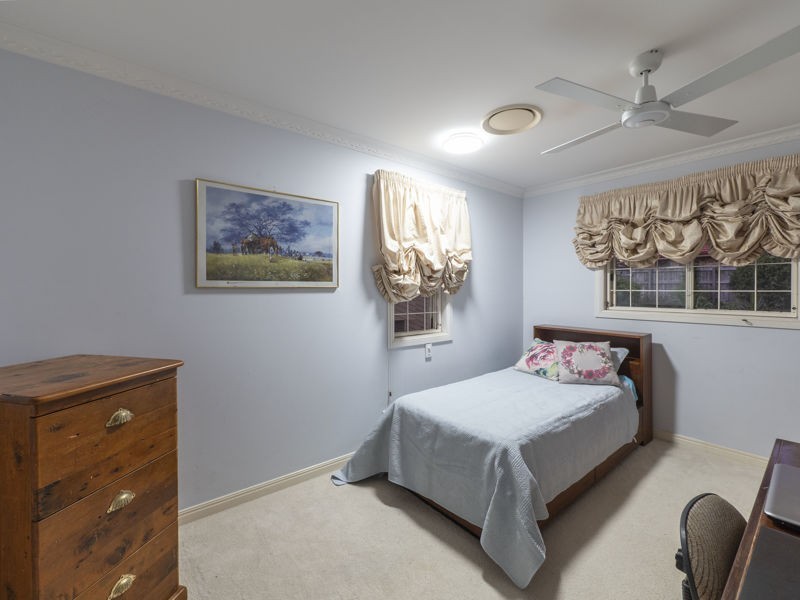 45 Oakmont Crescent, Albany Creek QLD 4035