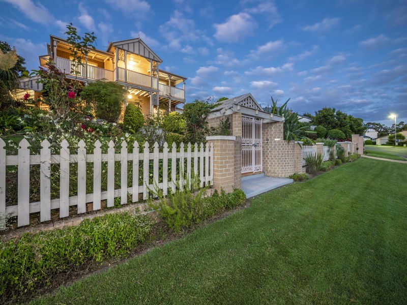 45 Oakmont Crescent, Albany Creek QLD 4035