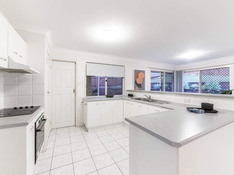 12 Meilland Court, Eatons Hill QLD 4037