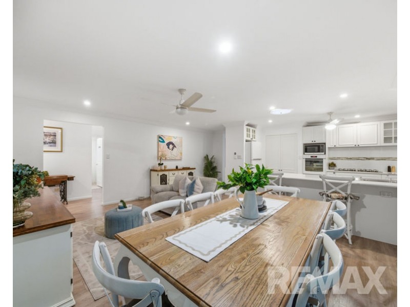 19 Lancewood Drive, Albany Creek QLD 4035