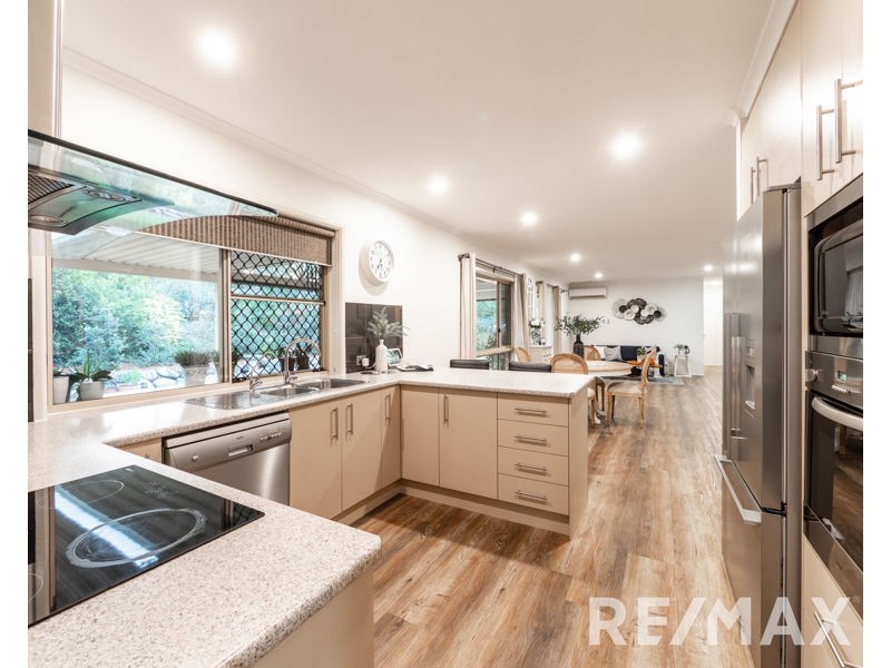 11 Peppermint Drive, Cashmere QLD 4500