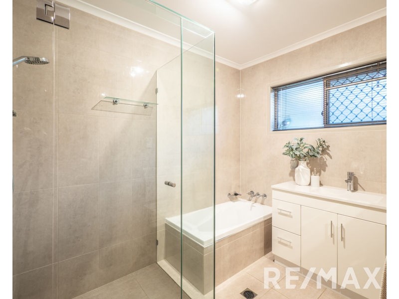 11 Peppermint Drive, Cashmere QLD 4500