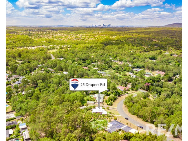 25 Drapers Road, Eatons Hill QLD 4037