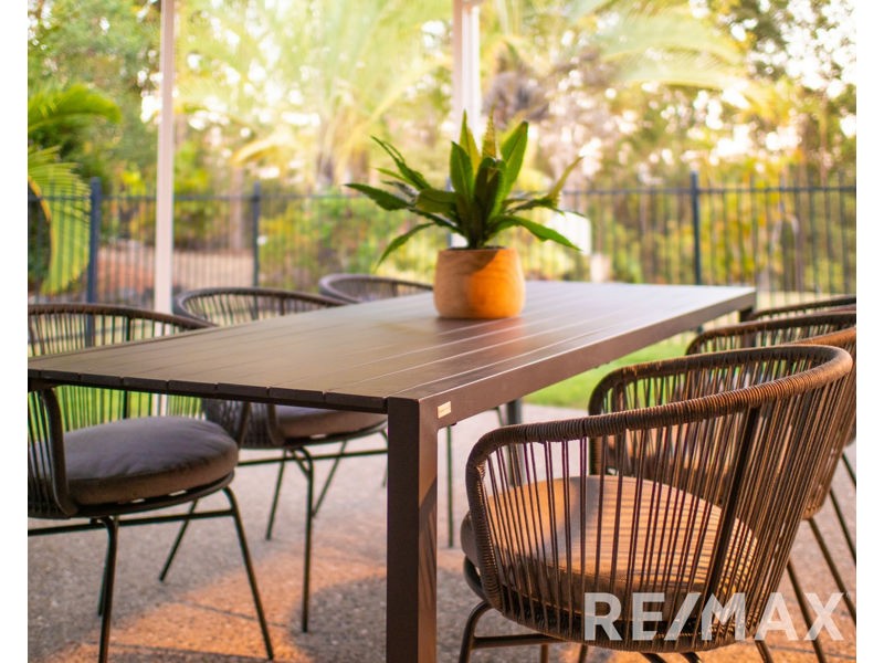 25 Drapers Road, Eatons Hill QLD 4037