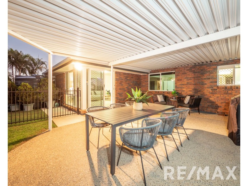 25 Drapers Road, Eatons Hill QLD 4037