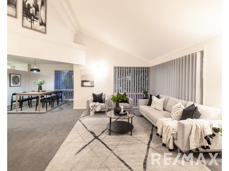 25 Drapers Road, Eatons Hill QLD 4037