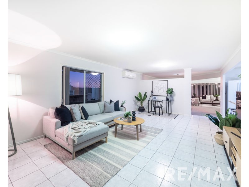 25 Drapers Road, Eatons Hill QLD 4037