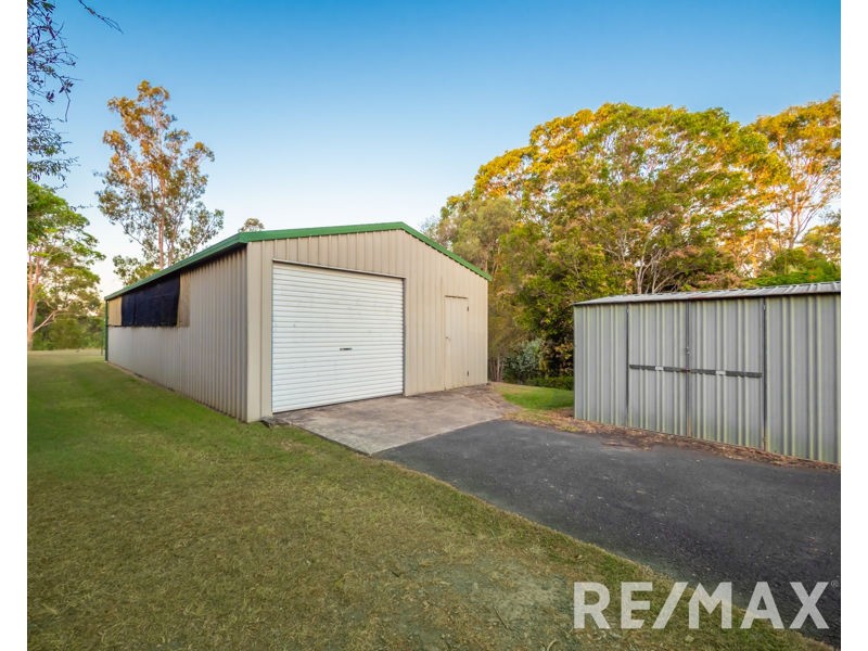 25 Drapers Road, Eatons Hill QLD 4037
