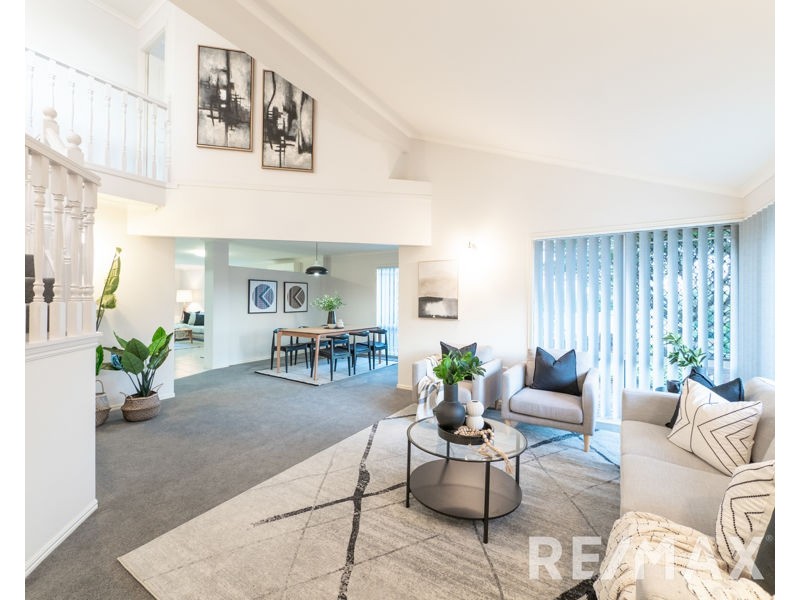 25 Drapers Road, Eatons Hill QLD 4037