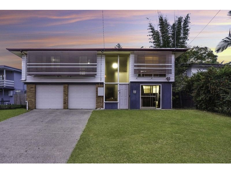 8 Ferny Way, Ferny Hills QLD 4055