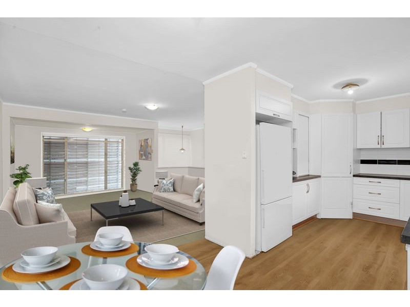 8 Ferny Way, Ferny Hills QLD 4055