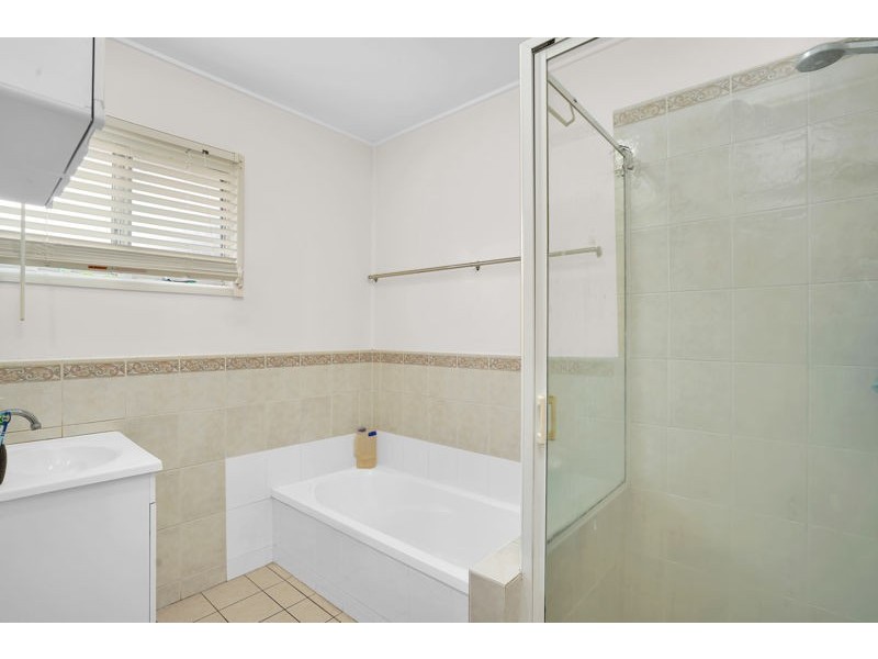 8 Ferny Way, Ferny Hills QLD 4055