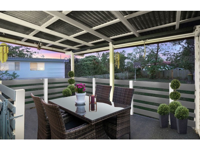 8 Ferny Way, Ferny Hills QLD 4055