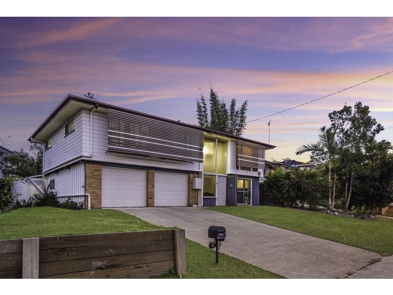 8 Ferny Way, Ferny Hills QLD 4055