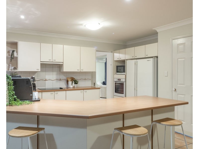 11 Windrush Close, Eatons Hill QLD 4037