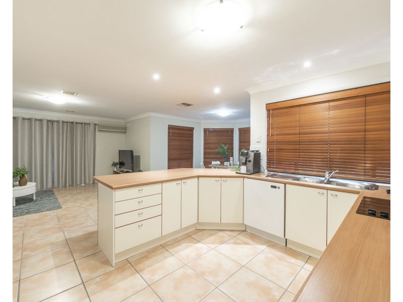 11 Windrush Close, Eatons Hill QLD 4037