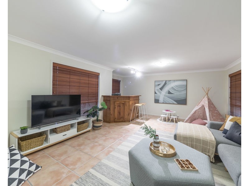 11 Windrush Close, Eatons Hill QLD 4037