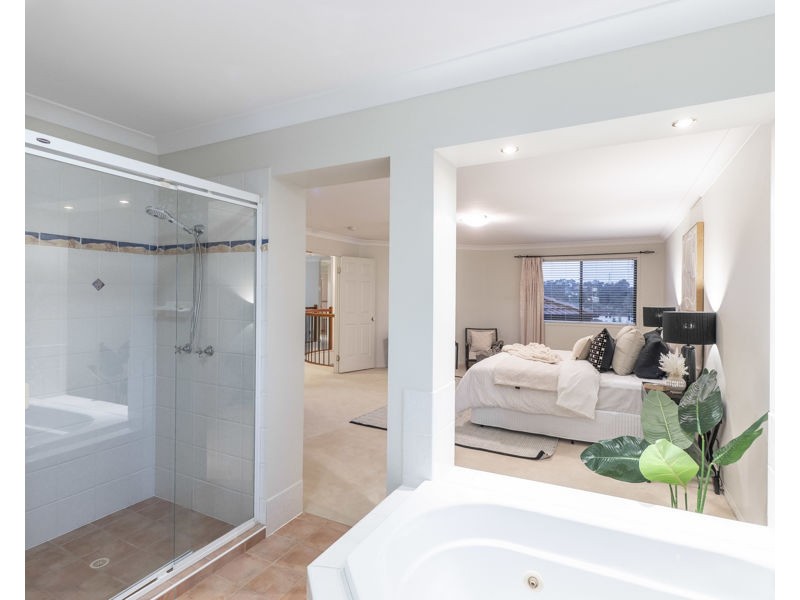 11 Windrush Close, Eatons Hill QLD 4037