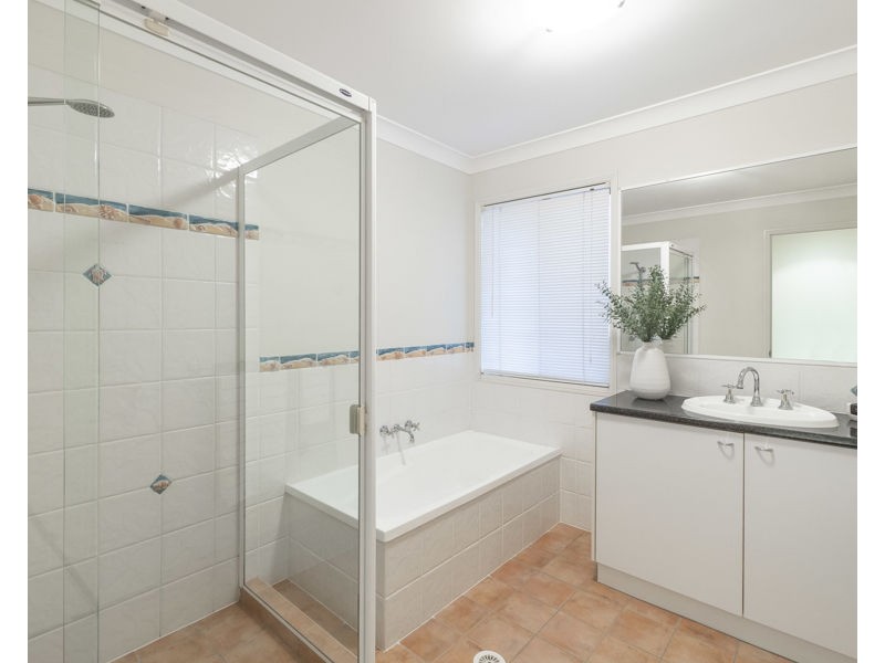 11 Windrush Close, Eatons Hill QLD 4037