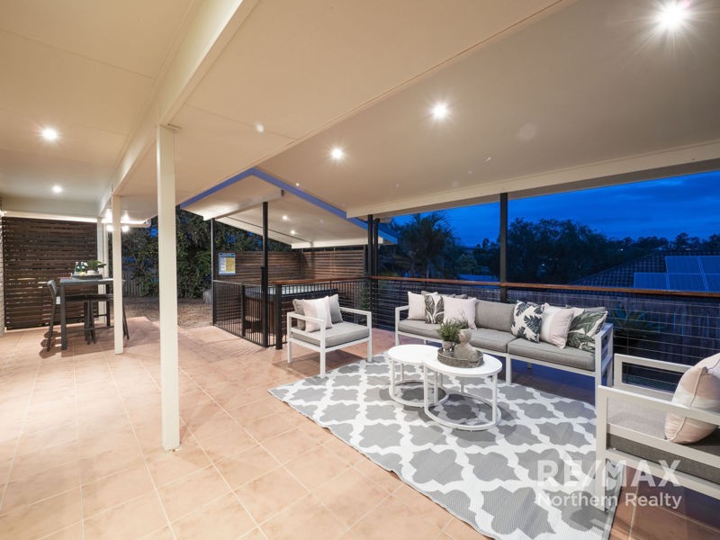 10 Sunblest Court, Eatons Hill QLD 4037