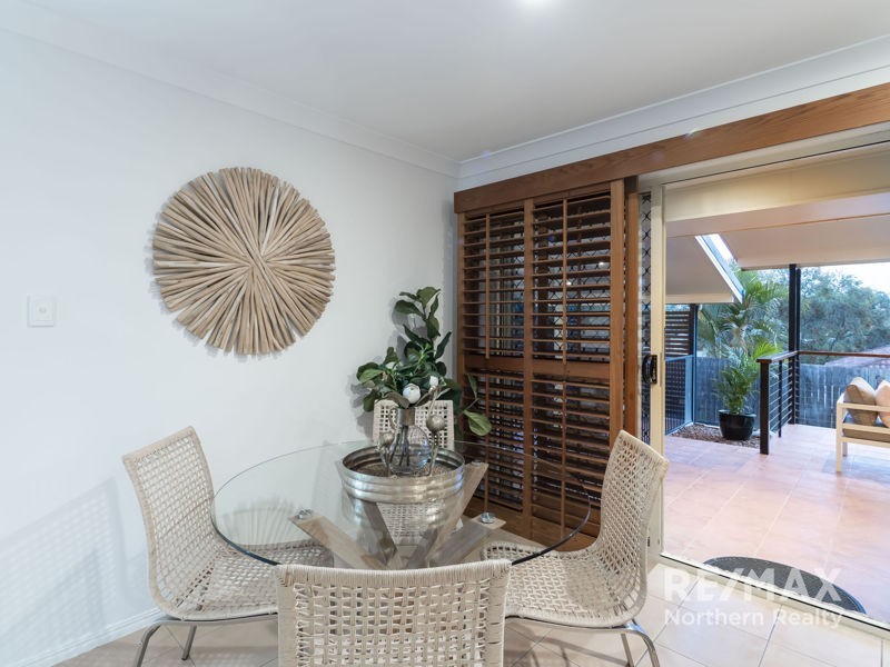 10 Sunblest Court, Eatons Hill QLD 4037