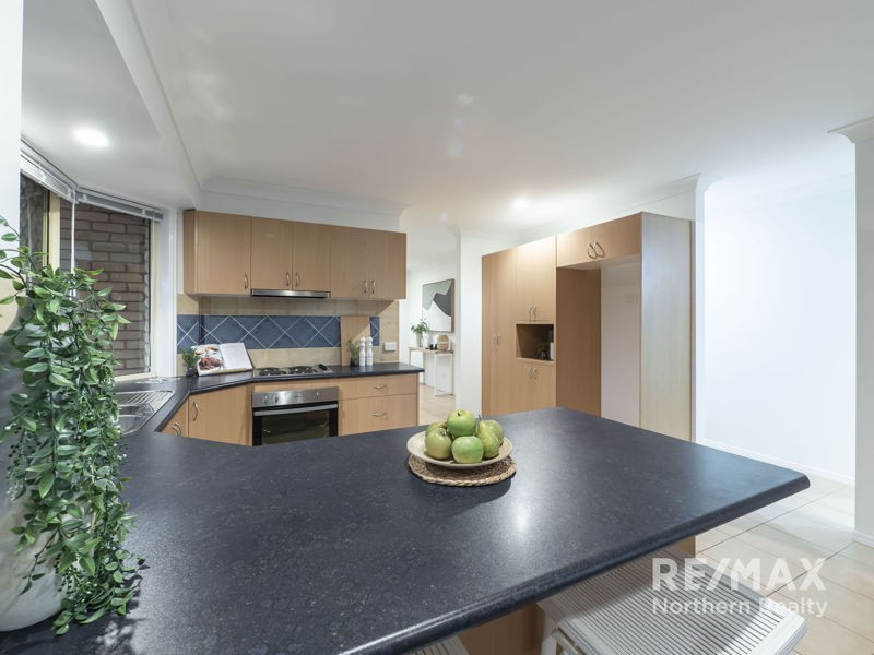 10 Sunblest Court, Eatons Hill QLD 4037