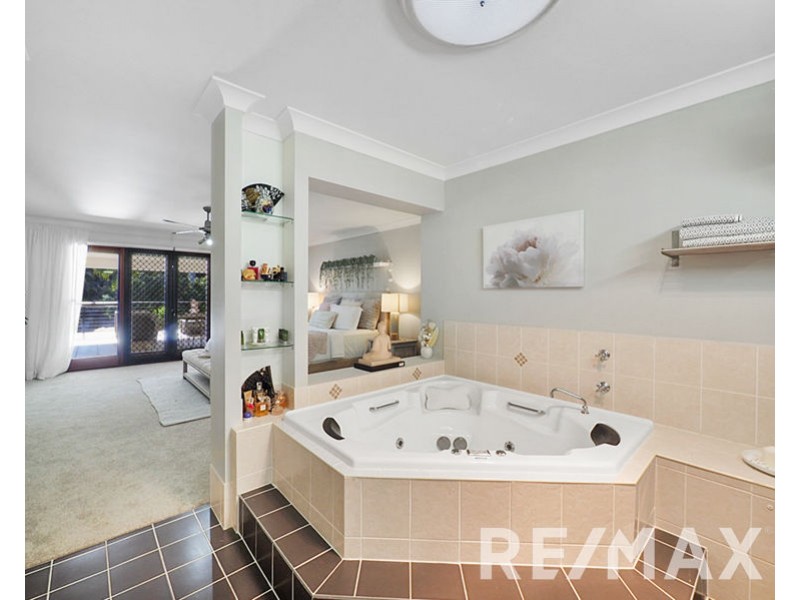 41 Snow Wood Drive, Eatons Hill QLD 4037