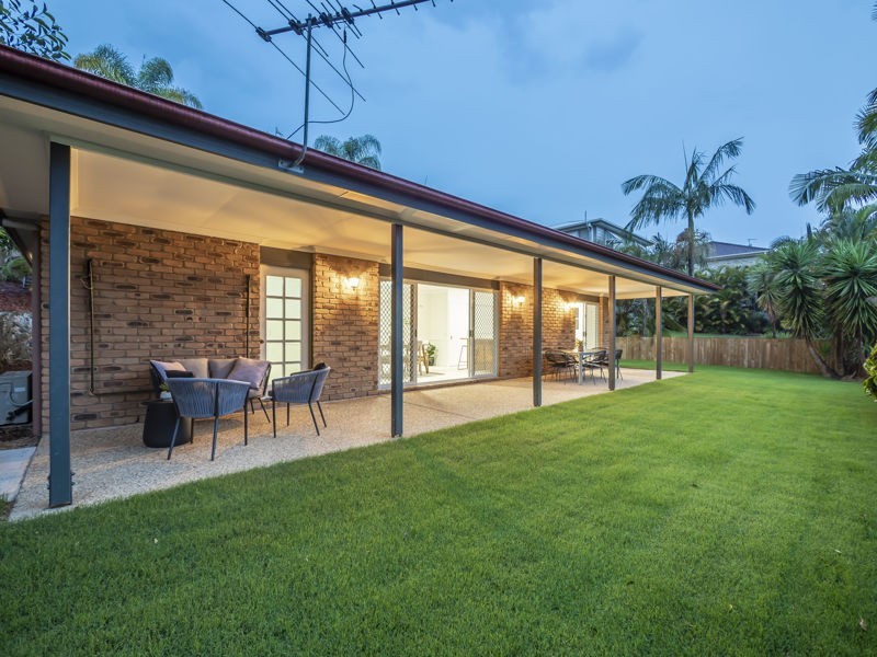 4 Corso Street, Eatons Hill QLD 4037