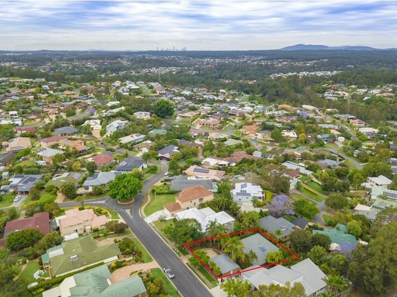 4 Corso Street, Eatons Hill QLD 4037