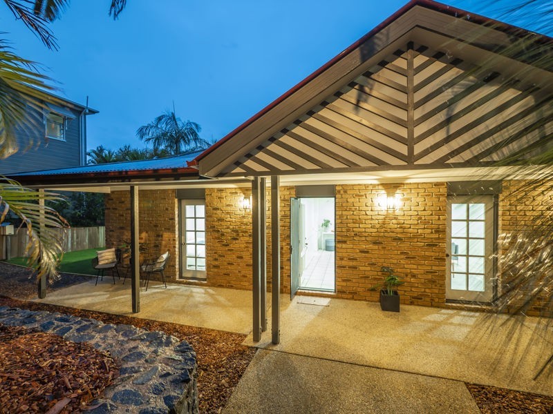 4 Corso Street, Eatons Hill QLD 4037