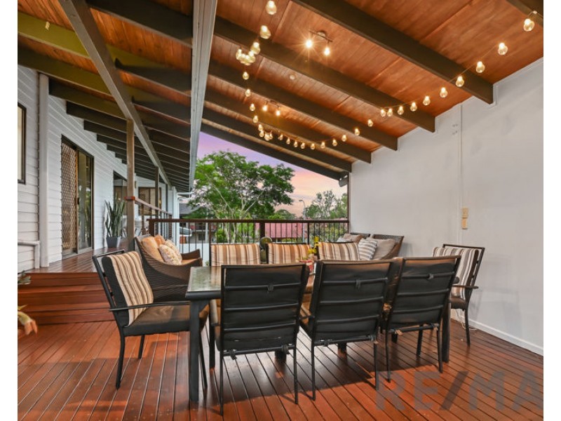 7 Janus Court, Eatons Hill QLD 4037