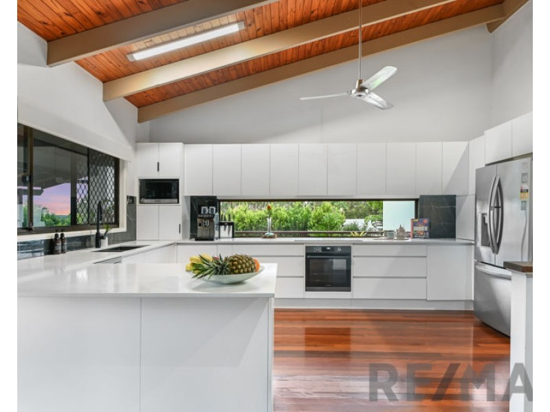 7 Janus Court, Eatons Hill QLD 4037