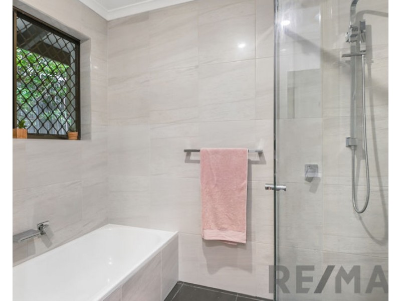 7 Janus Court, Eatons Hill QLD 4037