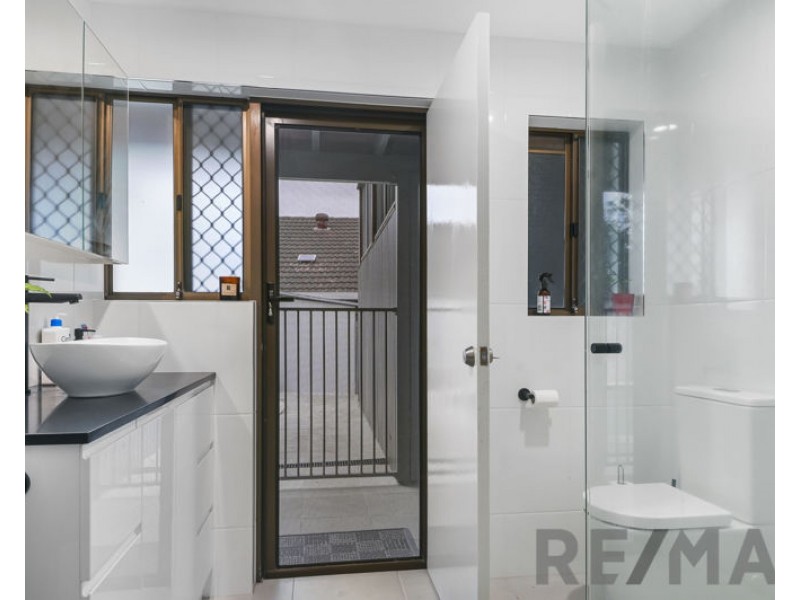 7 Janus Court, Eatons Hill QLD 4037